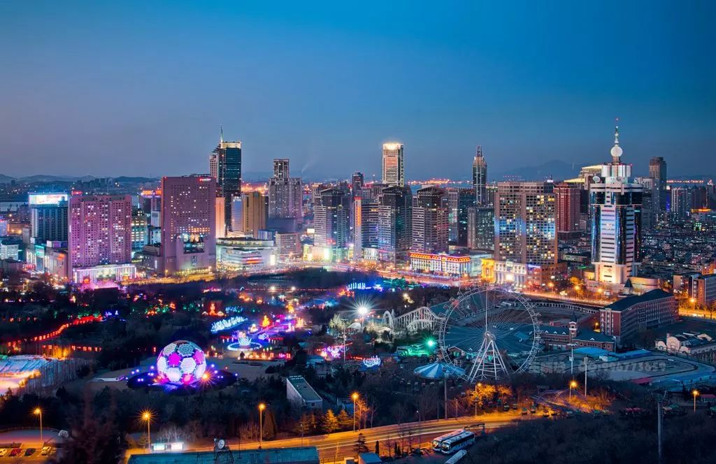 大连盛会,嘉宾云集,观众热情如火